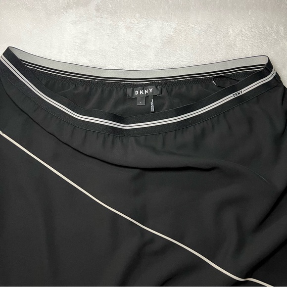 DKNY Asymmetrical Black Striped Skirt size L - Picture 3 of 3
